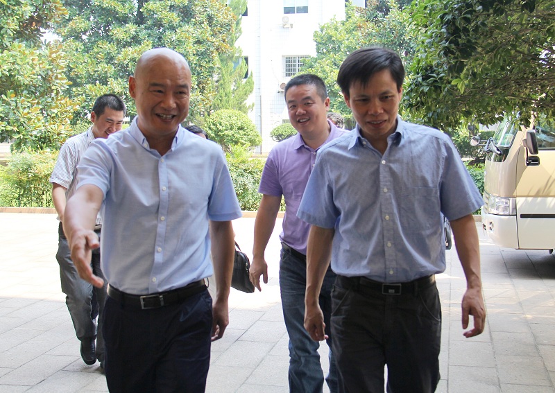 县委书记邵全卯莅临公司指导事情-佰福国际药业