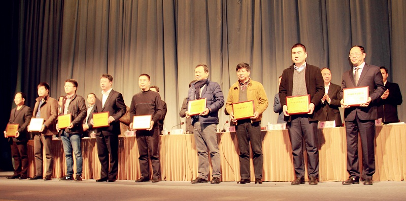 公司常务副总司理金志平荣获产学研相助先进小我私家称呼-佰福国际药业